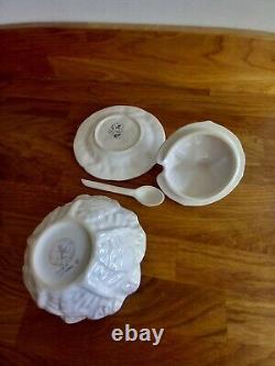 Bordallo Pinheiro white cabbageware covered bowl & spoon / condiment dish rare