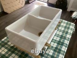 Kitchen sink double bowl white ceramic Belfast sink in excellent condition