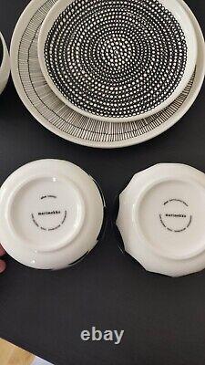 Marimekko Set, 2 Plates, 3 Bowls, 1 Cup. Series Oiva Siirtolapuutarha